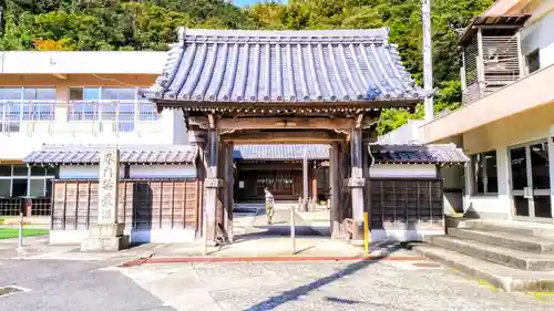 池水山 正衆寺の山門