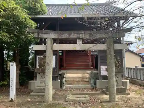 天地社の鳥居