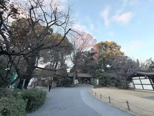 阿佐ヶ谷神明宮の{uncategorized: "未分類", other: "その他", undefined: "問題あり", building: "その他建物", grave: "お墓", sacred_gate: "鳥居", guardian: "狛犬", statue: "像", buddha: "仏像", history: "歴史", nature: "自然", garden: "庭園", animal: "動物", pagoda: "塔", temizu: "手水舎", mountain_gate: "山門・神門", sanctuary: "本殿・本堂", subordinate: "末社・摂社", art: "芸術", scenery: "景色", jizo: "地蔵", ema: "絵馬", goshuin: "御朱印", omikuji: "おみくじ", items: "授与品その他", amulet: "お守り", goshuincho: "御朱印帳", eats: "食事", festival: "お祭り", votive_dance: "神楽", shichigosan: "七五三参", wedding: "結婚式", experience: "体験その他", initially: "初詣", around: "周辺", anti_infection: "感染症対策"}