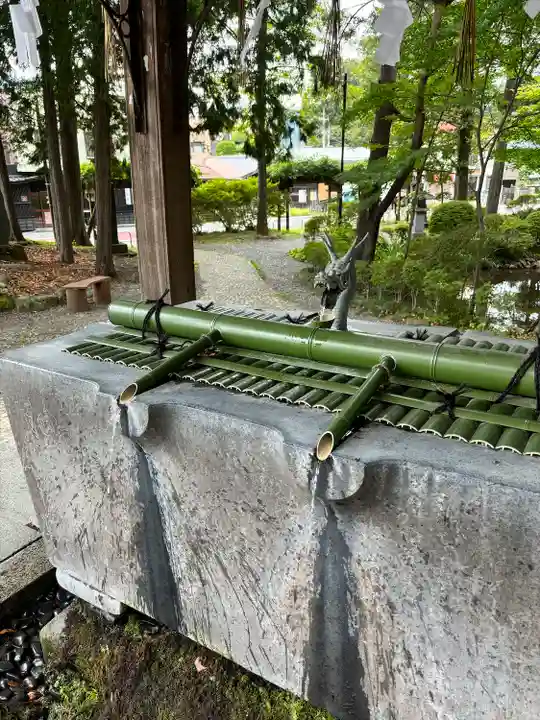 諏訪大社下社秋宮の手水舎