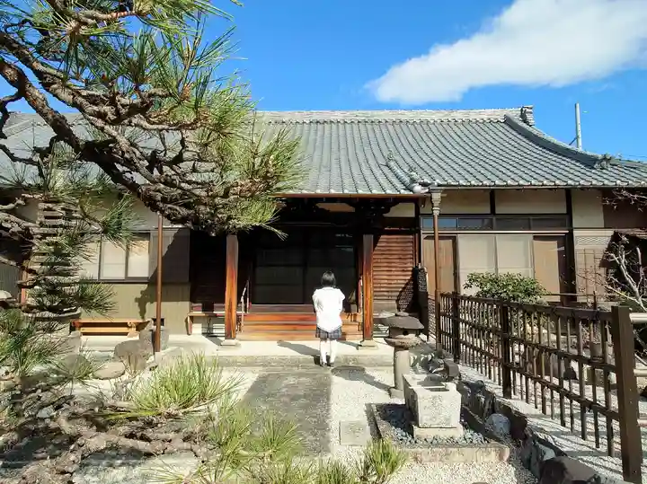 薬王寺の本殿・本堂