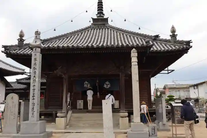 長尾寺の本殿・本堂