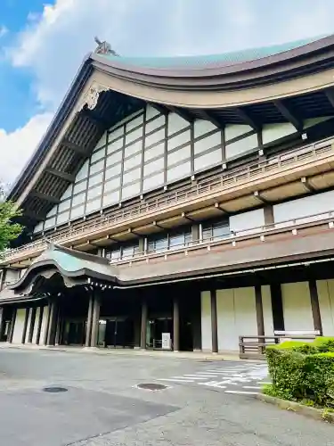 総持寺の{uncategorized: "未分類", other: "その他", undefined: "問題あり", building: "その他建物", grave: "お墓", sacred_gate: "鳥居", guardian: "狛犬", statue: "像", buddha: "仏像", history: "歴史", nature: "自然", garden: "庭園", animal: "動物", pagoda: "塔", temizu: "手水舎", mountain_gate: "山門・神門", sanctuary: "本殿・本堂", subordinate: "末社・摂社", art: "芸術", scenery: "景色", jizo: "地蔵", ema: "絵馬", goshuin: "御朱印", omikuji: "おみくじ", items: "授与品その他", amulet: "お守り", goshuincho: "御朱印帳", eats: "食事", festival: "お祭り", votive_dance: "神楽", shichigosan: "七五三参", wedding: "結婚式", experience: "体験その他", initially: "初詣", around: "周辺", anti_infection: "感染症対策"}