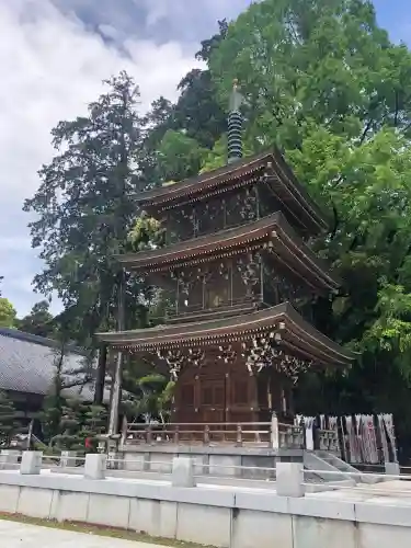 豊川閣　妙厳寺の{uncategorized: "未分類", other: "その他", undefined: "問題あり", building: "その他建物", grave: "お墓", sacred_gate: "鳥居", guardian: "狛犬", statue: "像", buddha: "仏像", history: "歴史", nature: "自然", garden: "庭園", animal: "動物", pagoda: "塔", temizu: "手水舎", mountain_gate: "山門・神門", sanctuary: "本殿・本堂", subordinate: "末社・摂社", art: "芸術", scenery: "景色", jizo: "地蔵", ema: "絵馬", goshuin: "御朱印", omikuji: "おみくじ", items: "授与品その他", amulet: "お守り", goshuincho: "御朱印帳", eats: "食事", festival: "お祭り", votive_dance: "神楽", shichigosan: "七五三参", wedding: "結婚式", experience: "体験その他", initially: "初詣", around: "周辺", anti_infection: "感染症対策"}