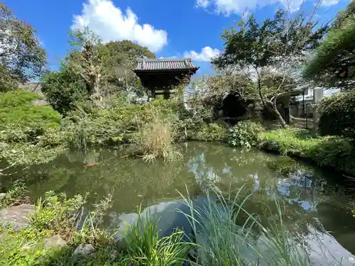 東勝寺宗吾霊堂の庭園