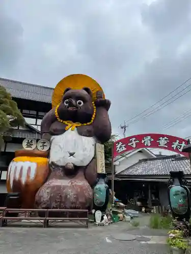 西明寺の像