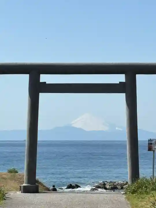 洲崎神社の{uncategorized: "未分類", other: "その他", undefined: "問題あり", building: "その他建物", grave: "お墓", sacred_gate: "鳥居", guardian: "狛犬", statue: "像", buddha: "仏像", history: "歴史", nature: "自然", garden: "庭園", animal: "動物", pagoda: "塔", temizu: "手水舎", mountain_gate: "山門・神門", sanctuary: "本殿・本堂", subordinate: "末社・摂社", art: "芸術", scenery: "景色", jizo: "地蔵", ema: "絵馬", goshuin: "御朱印", omikuji: "おみくじ", items: "授与品その他", amulet: "お守り", goshuincho: "御朱印帳", eats: "食事", festival: "お祭り", votive_dance: "神楽", shichigosan: "七五三参", wedding: "結婚式", experience: "体験その他", initially: "初詣", around: "周辺", anti_infection: "感染症対策"}
