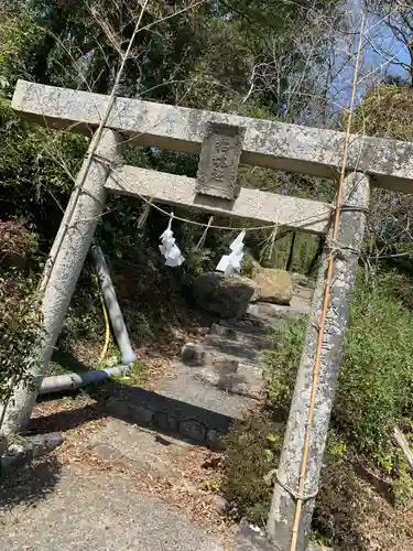 朝日山護国神社の鳥居