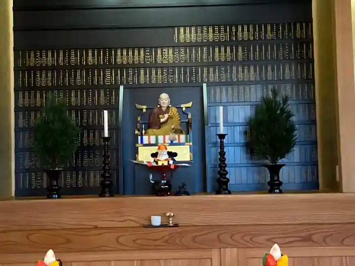 真隆寺の本殿・本堂