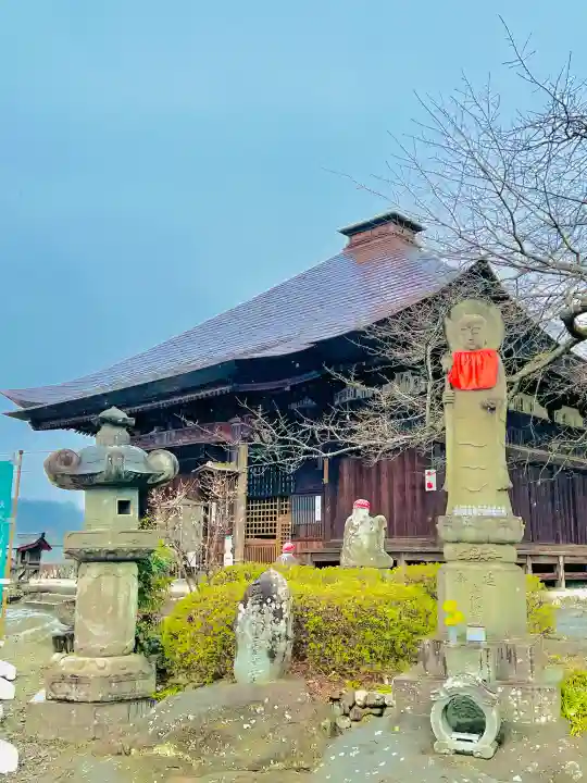 龍石寺の{uncategorized: "未分類", other: "その他", undefined: "問題あり", building: "その他建物", grave: "お墓", sacred_gate: "鳥居", guardian: "狛犬", statue: "像", buddha: "仏像", history: "歴史", nature: "自然", garden: "庭園", animal: "動物", pagoda: "塔", temizu: "手水舎", mountain_gate: "山門・神門", sanctuary: "本殿・本堂", subordinate: "末社・摂社", art: "芸術", scenery: "景色", jizo: "地蔵", ema: "絵馬", goshuin: "御朱印", omikuji: "おみくじ", items: "授与品その他", amulet: "お守り", goshuincho: "御朱印帳", eats: "食事", festival: "お祭り", votive_dance: "神楽", shichigosan: "七五三参", wedding: "結婚式", experience: "体験その他", initially: "初詣", around: "周辺", anti_infection: "感染症対策"}