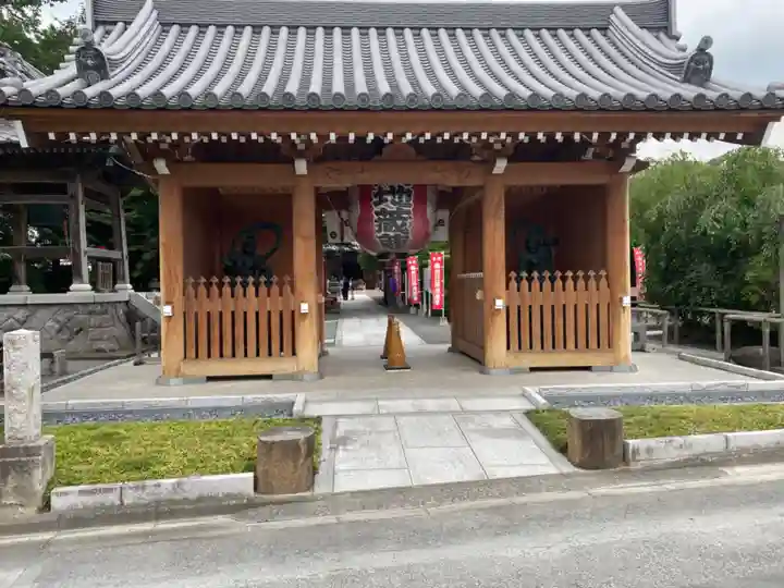 日限地蔵尊 観音院の山門・神門