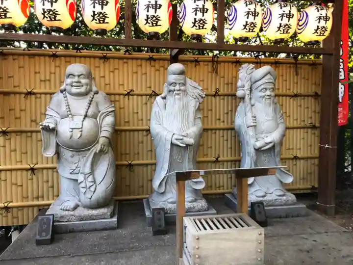中野沼袋氷川神社の像