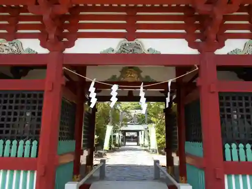 飯野八幡宮の山門