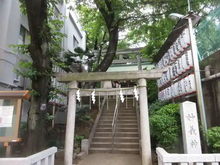 駒込妙義神社の鳥居