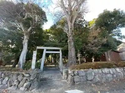 ニ木神社の{uncategorized: "未分類", other: "その他", undefined: "問題あり", building: "その他建物", grave: "お墓", sacred_gate: "鳥居", guardian: "狛犬", statue: "像", buddha: "仏像", history: "歴史", nature: "自然", garden: "庭園", animal: "動物", pagoda: "塔", temizu: "手水舎", mountain_gate: "山門・神門", sanctuary: "本殿・本堂", subordinate: "末社・摂社", art: "芸術", scenery: "景色", jizo: "地蔵", ema: "絵馬", goshuin: "御朱印", omikuji: "おみくじ", items: "授与品その他", amulet: "お守り", goshuincho: "御朱印帳", eats: "食事", festival: "お祭り", votive_dance: "神楽", shichigosan: "七五三参", wedding: "結婚式", experience: "体験その他", initially: "初詣", around: "周辺", anti_infection: "感染症対策"}