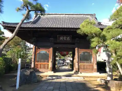 萬満寺の山門