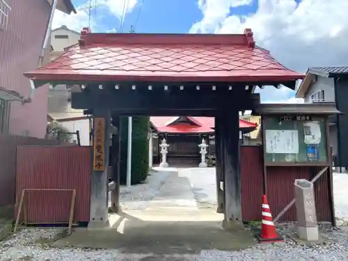 覺照寺の山門