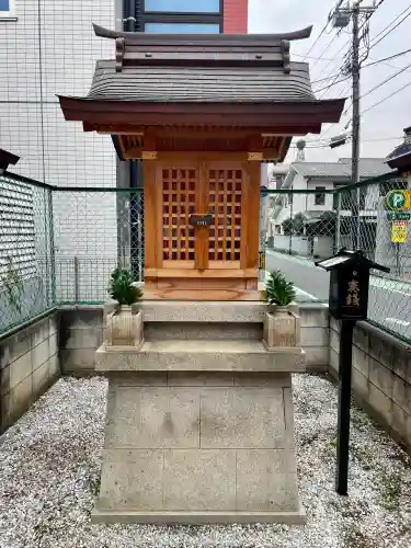 稲荷大神の{uncategorized: "未分類", other: "その他", undefined: "問題あり", building: "その他建物", grave: "お墓", sacred_gate: "鳥居", guardian: "狛犬", statue: "像", buddha: "仏像", history: "歴史", nature: "自然", garden: "庭園", animal: "動物", pagoda: "塔", temizu: "手水舎", mountain_gate: "山門・神門", sanctuary: "本殿・本堂", subordinate: "末社・摂社", art: "芸術", scenery: "景色", jizo: "地蔵", ema: "絵馬", goshuin: "御朱印", omikuji: "おみくじ", items: "授与品その他", amulet: "お守り", goshuincho: "御朱印帳", eats: "食事", festival: "お祭り", votive_dance: "神楽", shichigosan: "七五三参", wedding: "結婚式", experience: "体験その他", initially: "初詣", around: "周辺", anti_infection: "感染症対策"}