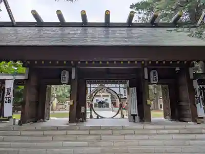 帯廣神社の山門・神門