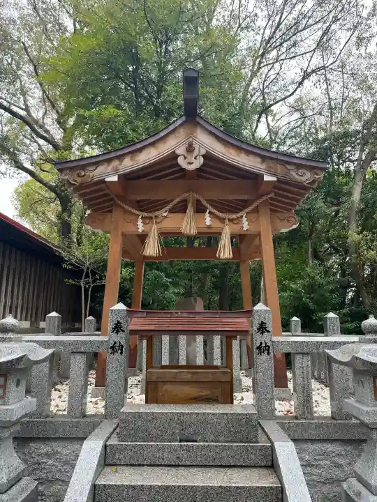 和泉國一之宮 大鳥大社の{uncategorized: "未分類", other: "その他", undefined: "問題あり", building: "その他建物", grave: "お墓", sacred_gate: "鳥居", guardian: "狛犬", statue: "像", buddha: "仏像", history: "歴史", nature: "自然", garden: "庭園", animal: "動物", pagoda: "塔", temizu: "手水舎", mountain_gate: "山門・神門", sanctuary: "本殿・本堂", subordinate: "末社・摂社", art: "芸術", scenery: "景色", jizo: "地蔵", ema: "絵馬", goshuin: "御朱印", omikuji: "おみくじ", items: "授与品その他", amulet: "お守り", goshuincho: "御朱印帳", eats: "食事", festival: "お祭り", votive_dance: "神楽", shichigosan: "七五三参", wedding: "結婚式", experience: "体験その他", initially: "初詣", around: "周辺", anti_infection: "感染症対策"}