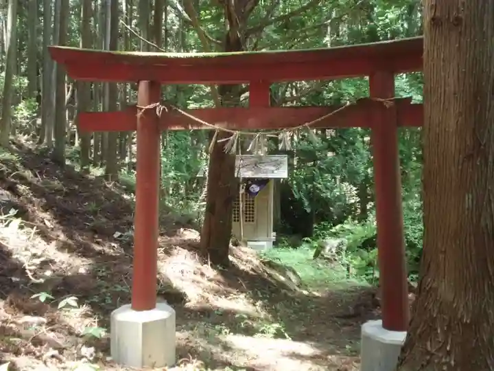 御山下不動尊の末社・摂社