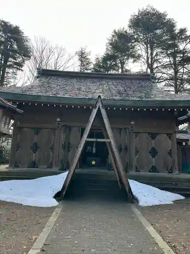 高岡市護国神社の本殿・本堂