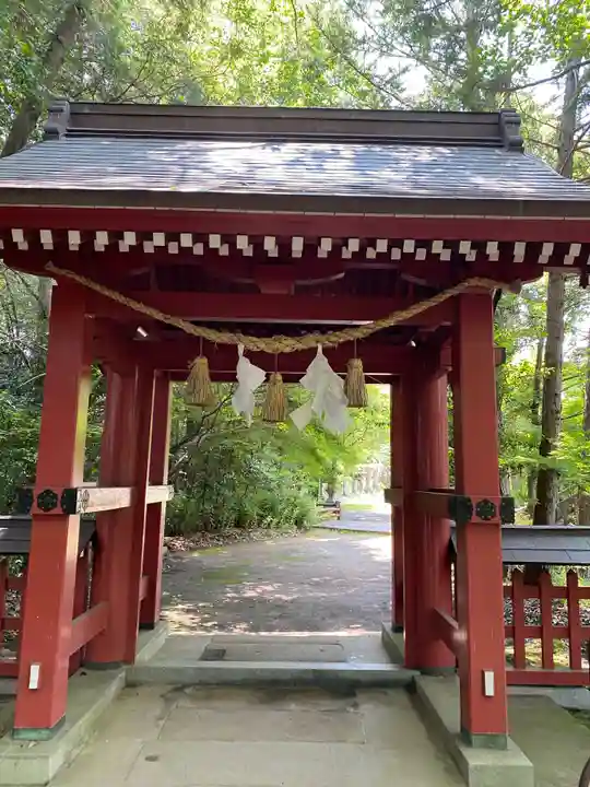 薦神社の山門・神門