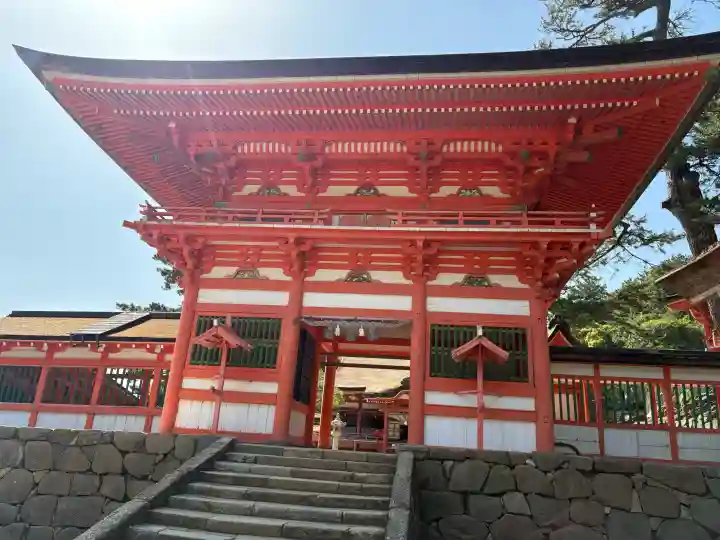 日御碕神社の{uncategorized: "未分類", other: "その他", undefined: "問題あり", building: "その他建物", grave: "お墓", sacred_gate: "鳥居", guardian: "狛犬", statue: "像", buddha: "仏像", history: "歴史", nature: "自然", garden: "庭園", animal: "動物", pagoda: "塔", temizu: "手水舎", mountain_gate: "山門・神門", sanctuary: "本殿・本堂", subordinate: "末社・摂社", art: "芸術", scenery: "景色", jizo: "地蔵", ema: "絵馬", goshuin: "御朱印", omikuji: "おみくじ", items: "授与品その他", amulet: "お守り", goshuincho: "御朱印帳", eats: "食事", festival: "お祭り", votive_dance: "神楽", shichigosan: "七五三参", wedding: "結婚式", experience: "体験その他", initially: "初詣", around: "周辺", anti_infection: "感染症対策"}