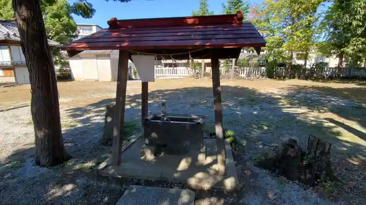 六月八幡神社の手水舎