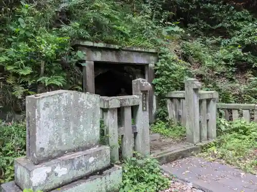 白旗神社(西御門)のお墓