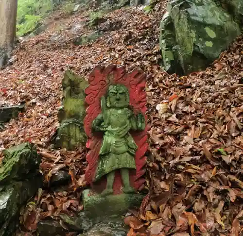 大嶽山那賀都神社の仏像