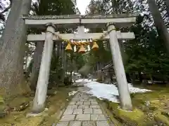 雄山神社中宮祈願殿(富山県)