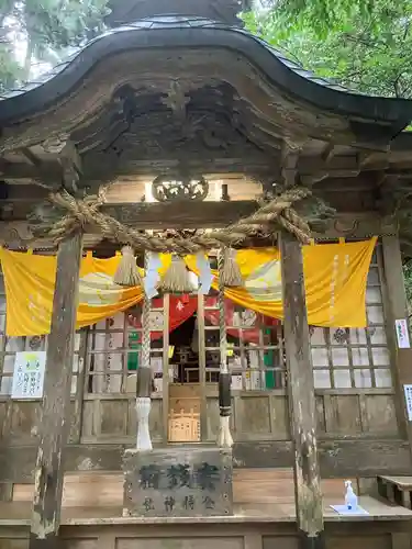 金持神社の本殿