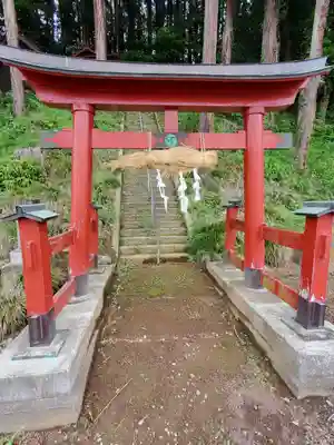 鸕鷀草神社の鳥居