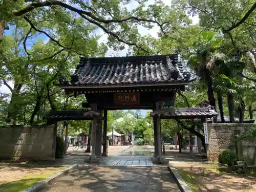 遍照院の山門・神門