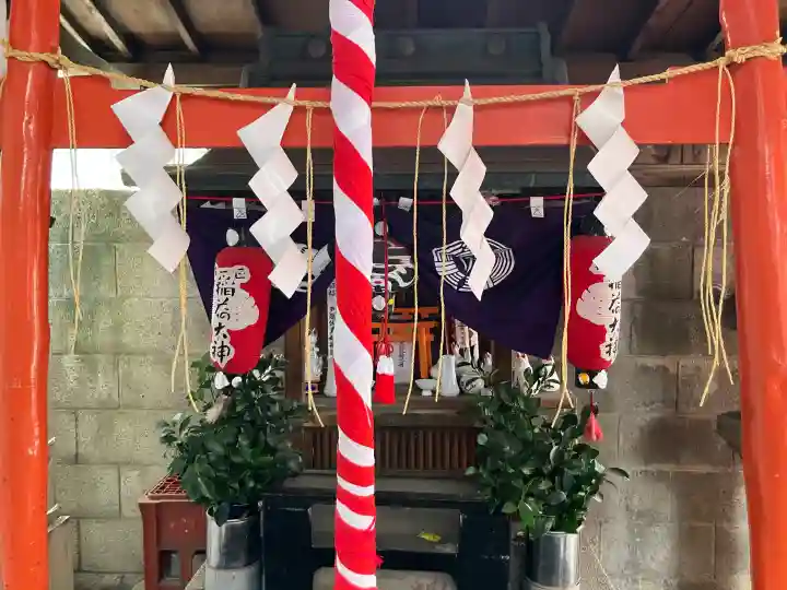 戸越伏見稲荷神社の{uncategorized: "未分類", other: "その他", undefined: "問題あり", building: "その他建物", grave: "お墓", sacred_gate: "鳥居", guardian: "狛犬", statue: "像", buddha: "仏像", history: "歴史", nature: "自然", garden: "庭園", animal: "動物", pagoda: "塔", temizu: "手水舎", mountain_gate: "山門・神門", sanctuary: "本殿・本堂", subordinate: "末社・摂社", art: "芸術", scenery: "景色", jizo: "地蔵", ema: "絵馬", goshuin: "御朱印", omikuji: "おみくじ", items: "授与品その他", amulet: "お守り", goshuincho: "御朱印帳", eats: "食事", festival: "お祭り", votive_dance: "神楽", shichigosan: "七五三参", wedding: "結婚式", experience: "体験その他", initially: "初詣", around: "周辺", anti_infection: "感染症対策"}