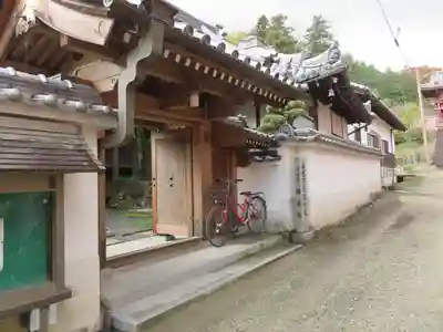 當麻寺の山門・神門