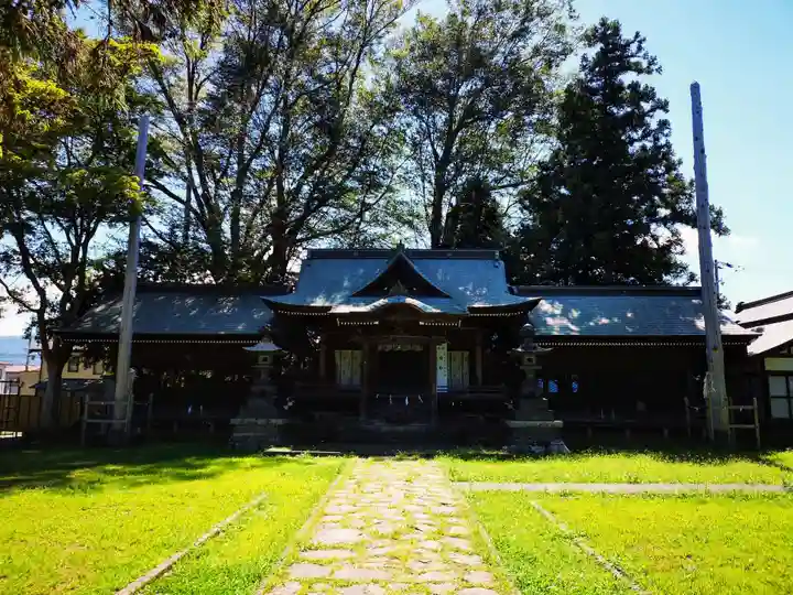 諏訪護国神社の本殿・本堂