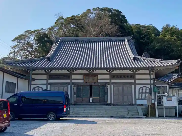 誕生寺の本殿・本堂