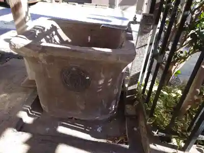 巣鴨大鳥神社の手水舎