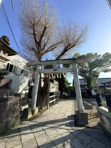 龍ケ崎八坂神社の{uncategorized: "未分類", other: "その他", undefined: "問題あり", building: "その他建物", grave: "お墓", sacred_gate: "鳥居", guardian: "狛犬", statue: "像", buddha: "仏像", history: "歴史", nature: "自然", garden: "庭園", animal: "動物", pagoda: "塔", temizu: "手水舎", mountain_gate: "山門・神門", sanctuary: "本殿・本堂", subordinate: "末社・摂社", art: "芸術", scenery: "景色", jizo: "地蔵", ema: "絵馬", goshuin: "御朱印", omikuji: "おみくじ", items: "授与品その他", amulet: "お守り", goshuincho: "御朱印帳", eats: "食事", festival: "お祭り", votive_dance: "神楽", shichigosan: "七五三参", wedding: "結婚式", experience: "体験その他", initially: "初詣", around: "周辺", anti_infection: "感染症対策"}