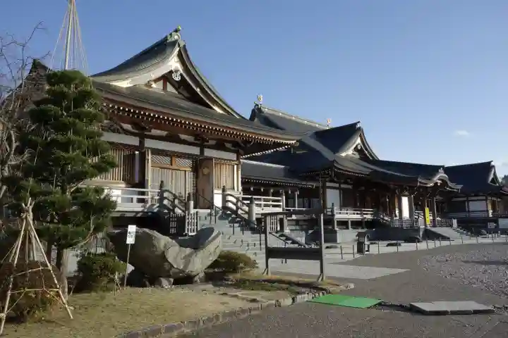 倶利迦羅不動寺鳳凰殿(石川県)
