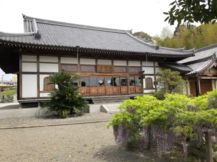 慈恩寺の本殿・本堂