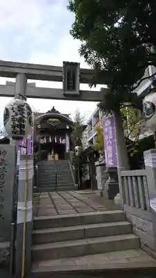 神楽坂若宮八幡神社の鳥居