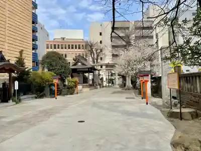氷川鍬神社の{uncategorized: "未分類", other: "その他", undefined: "問題あり", building: "その他建物", grave: "お墓", sacred_gate: "鳥居", guardian: "狛犬", statue: "像", buddha: "仏像", history: "歴史", nature: "自然", garden: "庭園", animal: "動物", pagoda: "塔", temizu: "手水舎", mountain_gate: "山門・神門", sanctuary: "本殿・本堂", subordinate: "末社・摂社", art: "芸術", scenery: "景色", jizo: "地蔵", ema: "絵馬", goshuin: "御朱印", omikuji: "おみくじ", items: "授与品その他", amulet: "お守り", goshuincho: "御朱印帳", eats: "食事", festival: "お祭り", votive_dance: "神楽", shichigosan: "七五三参", wedding: "結婚式", experience: "体験その他", initially: "初詣", around: "周辺", anti_infection: "感染症対策"}