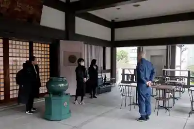 光明寺の本殿・本堂