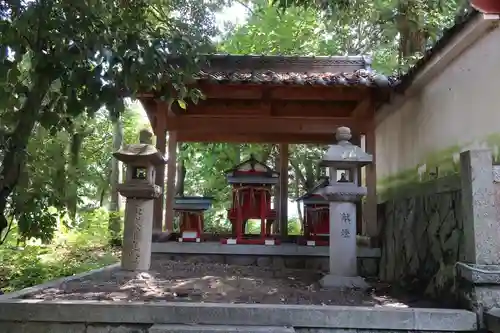 池坐朝霧黄幡比賣神社の末社・摂社