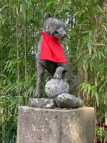 白笹稲荷神社の狛犬