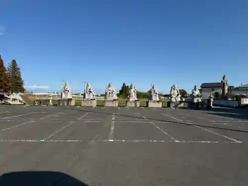 前橋厄除大師 蓮花院の{uncategorized: "未分類", other: "その他", undefined: "問題あり", building: "その他建物", grave: "お墓", sacred_gate: "鳥居", guardian: "狛犬", statue: "像", buddha: "仏像", history: "歴史", nature: "自然", garden: "庭園", animal: "動物", pagoda: "塔", temizu: "手水舎", mountain_gate: "山門・神門", sanctuary: "本殿・本堂", subordinate: "末社・摂社", art: "芸術", scenery: "景色", jizo: "地蔵", ema: "絵馬", goshuin: "御朱印", omikuji: "おみくじ", items: "授与品その他", amulet: "お守り", goshuincho: "御朱印帳", eats: "食事", festival: "お祭り", votive_dance: "神楽", shichigosan: "七五三参", wedding: "結婚式", experience: "体験その他", initially: "初詣", around: "周辺", anti_infection: "感染症対策"}