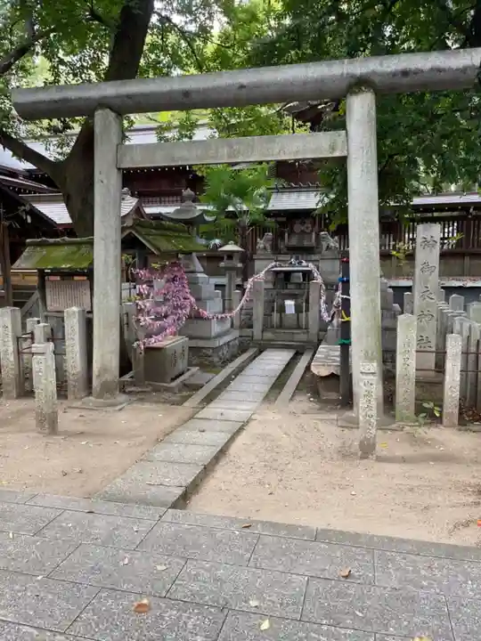 若宮八幡社の末社・摂社